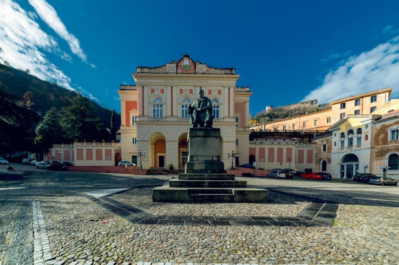 Cosenza Luxury Apartment Zewnętrze zdjęcie