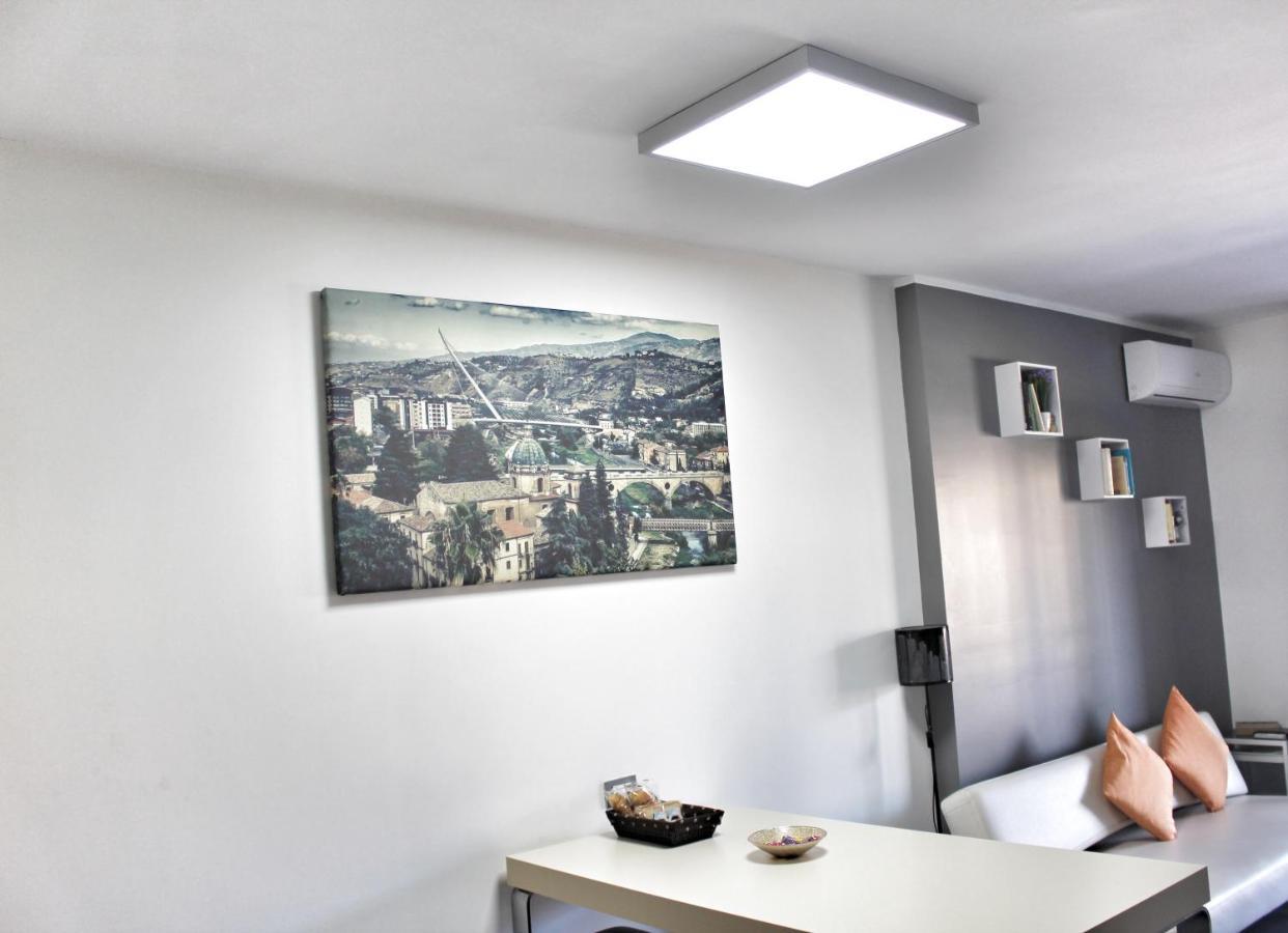 Cosenza Luxury Apartment Zewnętrze zdjęcie