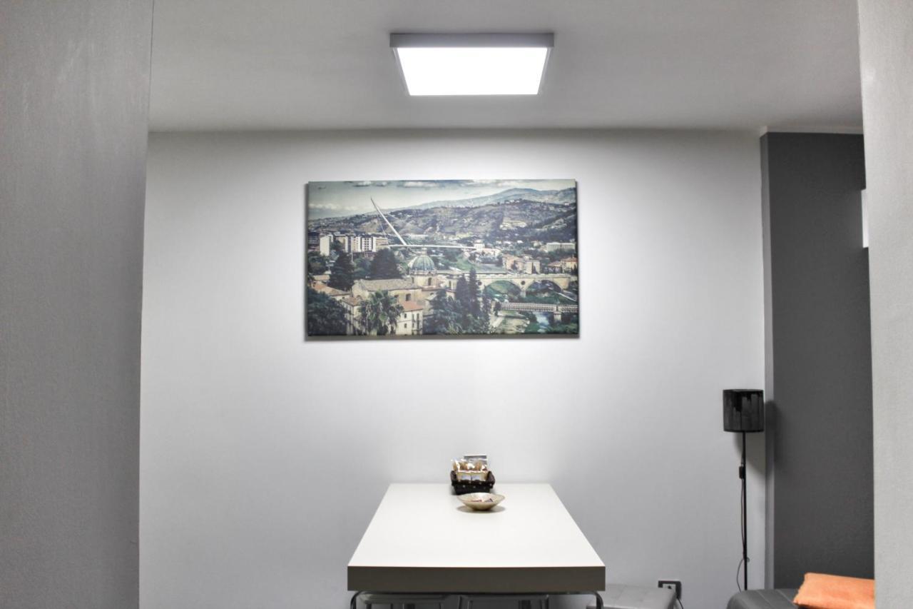 Cosenza Luxury Apartment Zewnętrze zdjęcie
