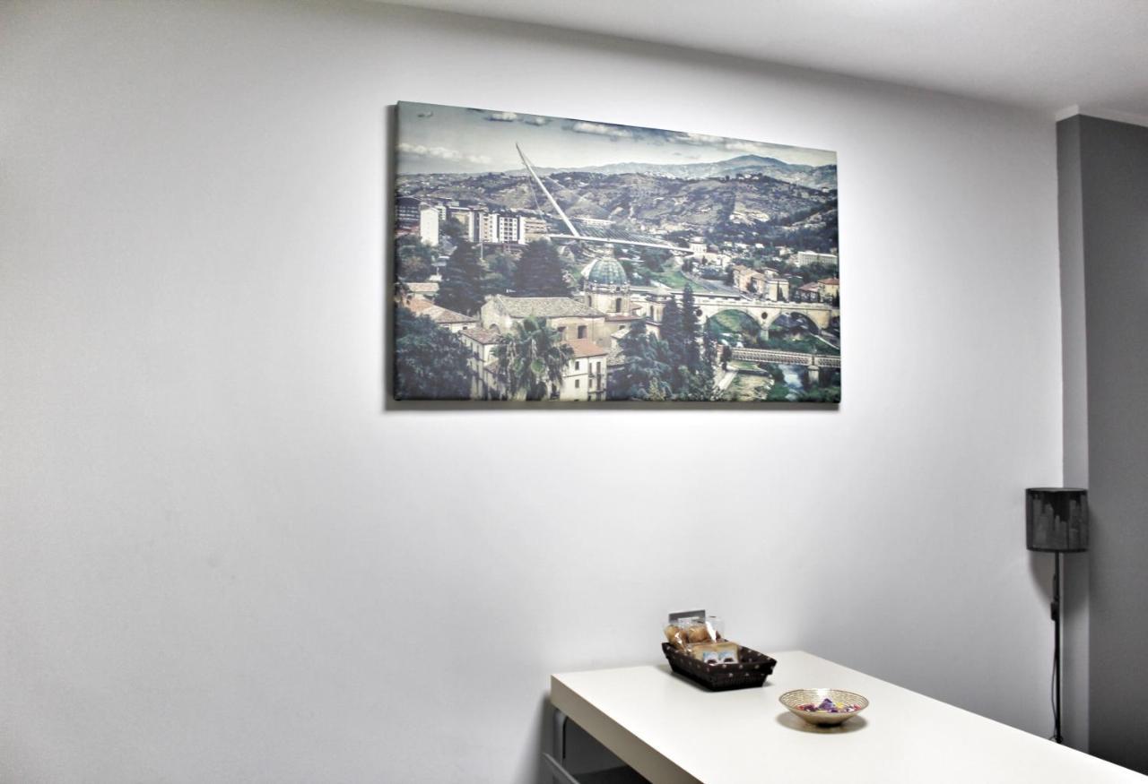 Cosenza Luxury Apartment Zewnętrze zdjęcie
